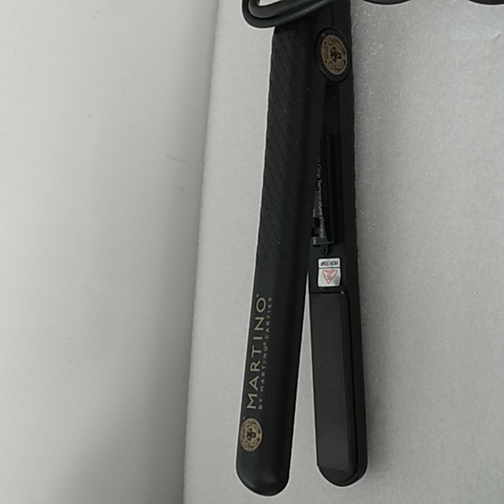 Martino Cartier ceramic hair straightener flat iron